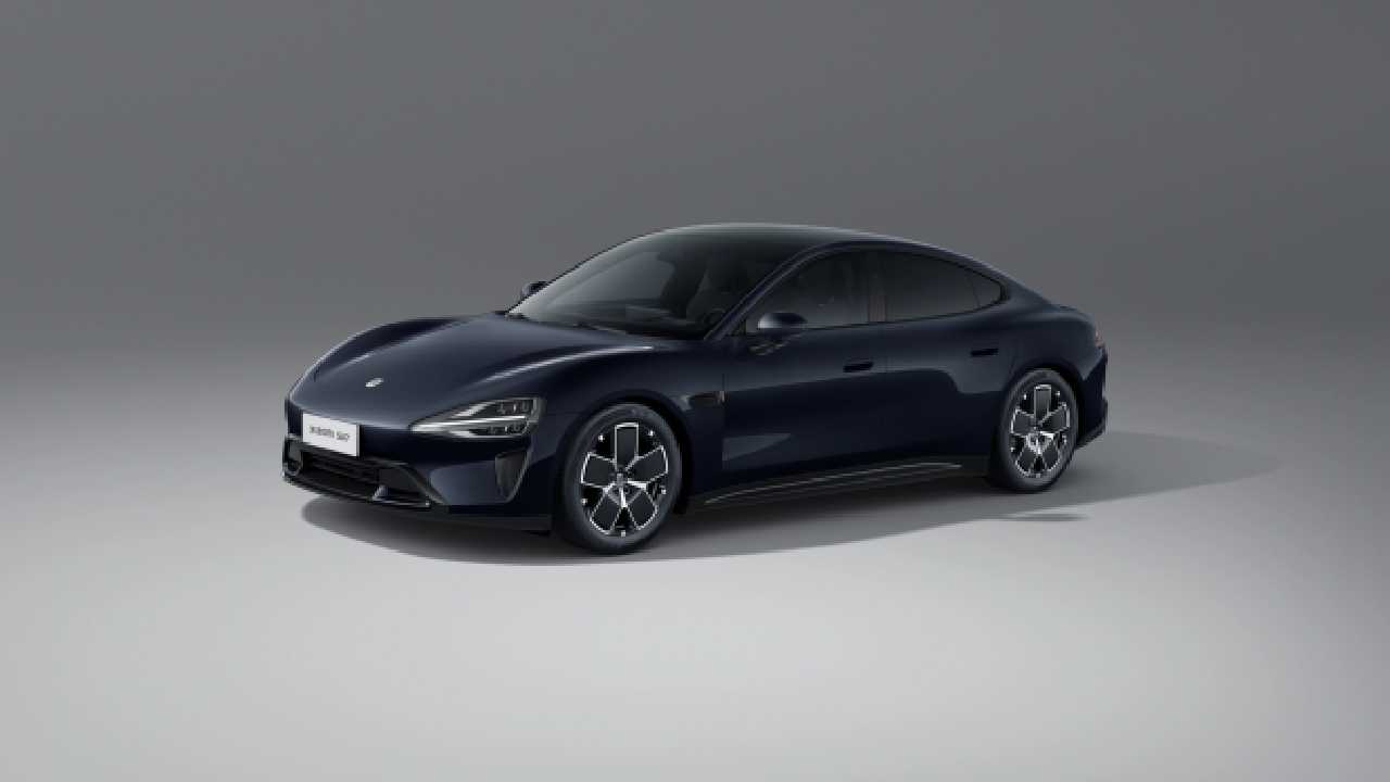 2024 Xiaomi SU7 Large-Size Luxury Pure Electric Sedan Diamond Black Metallic - LUM Auto