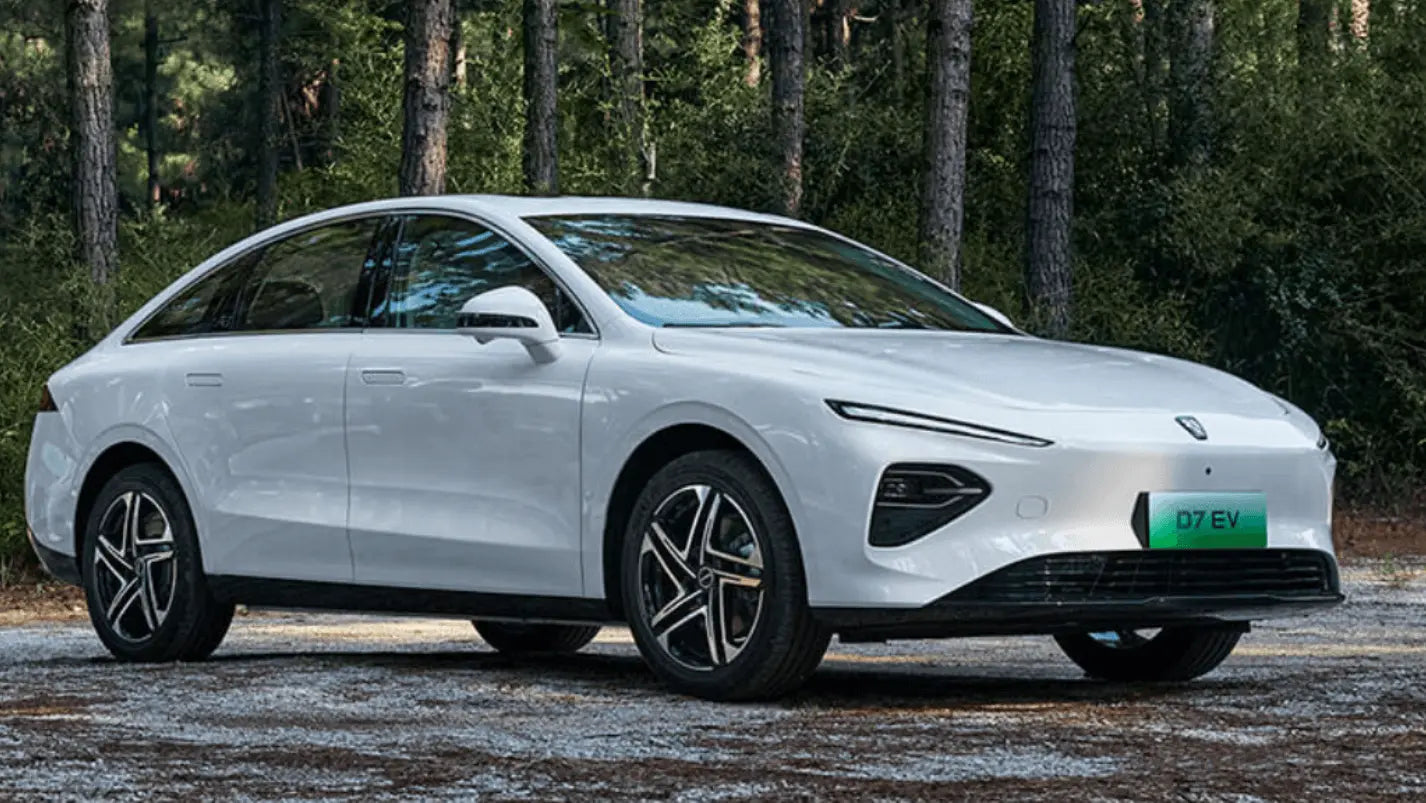 2024 Roewe D7 EV Electric Sedan - LUM Auto