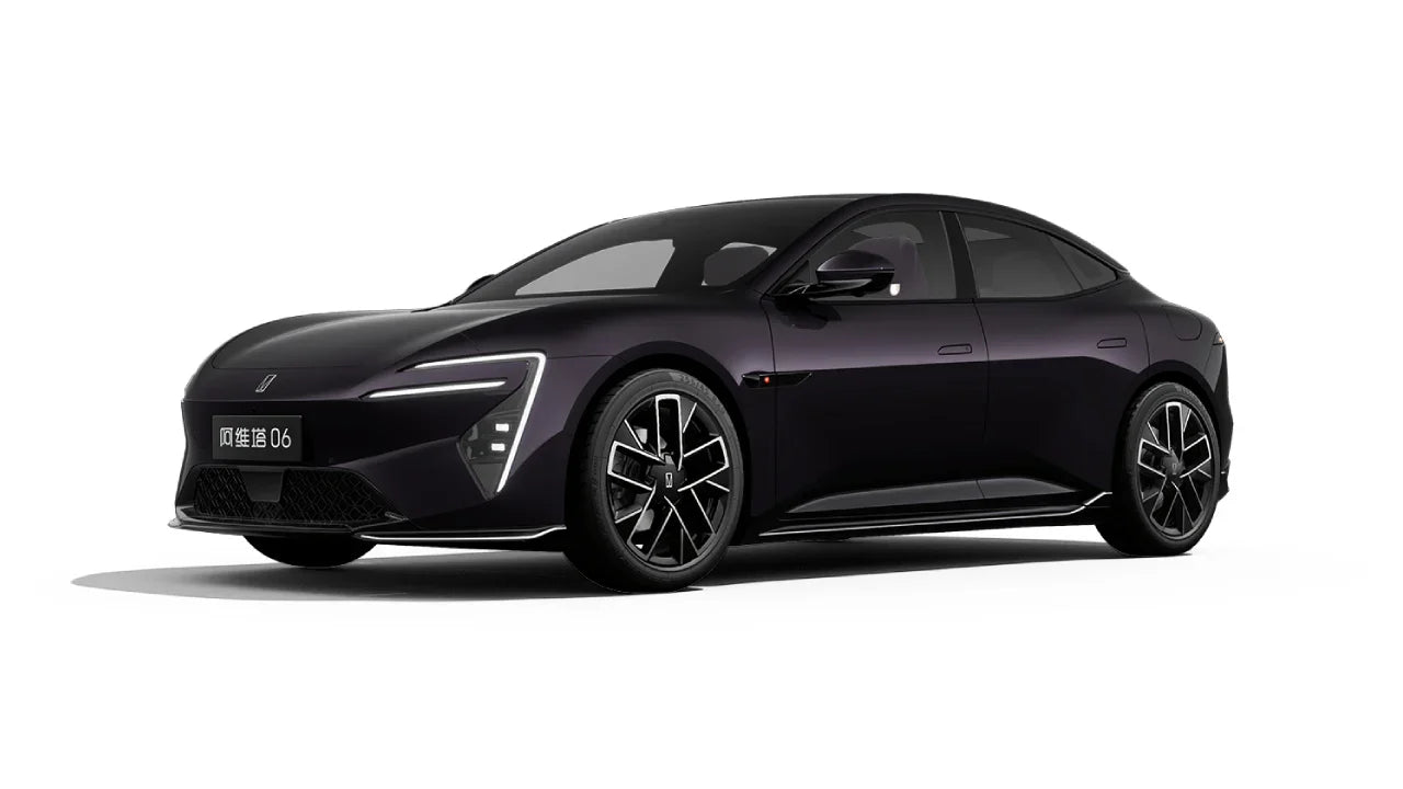 2025 Avatr 06 Mid-Size Luxury Electric Sedan - LUM