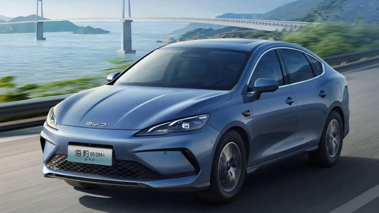 2025 BYD Seal 5 DM-i Hybrid Sedan LUM