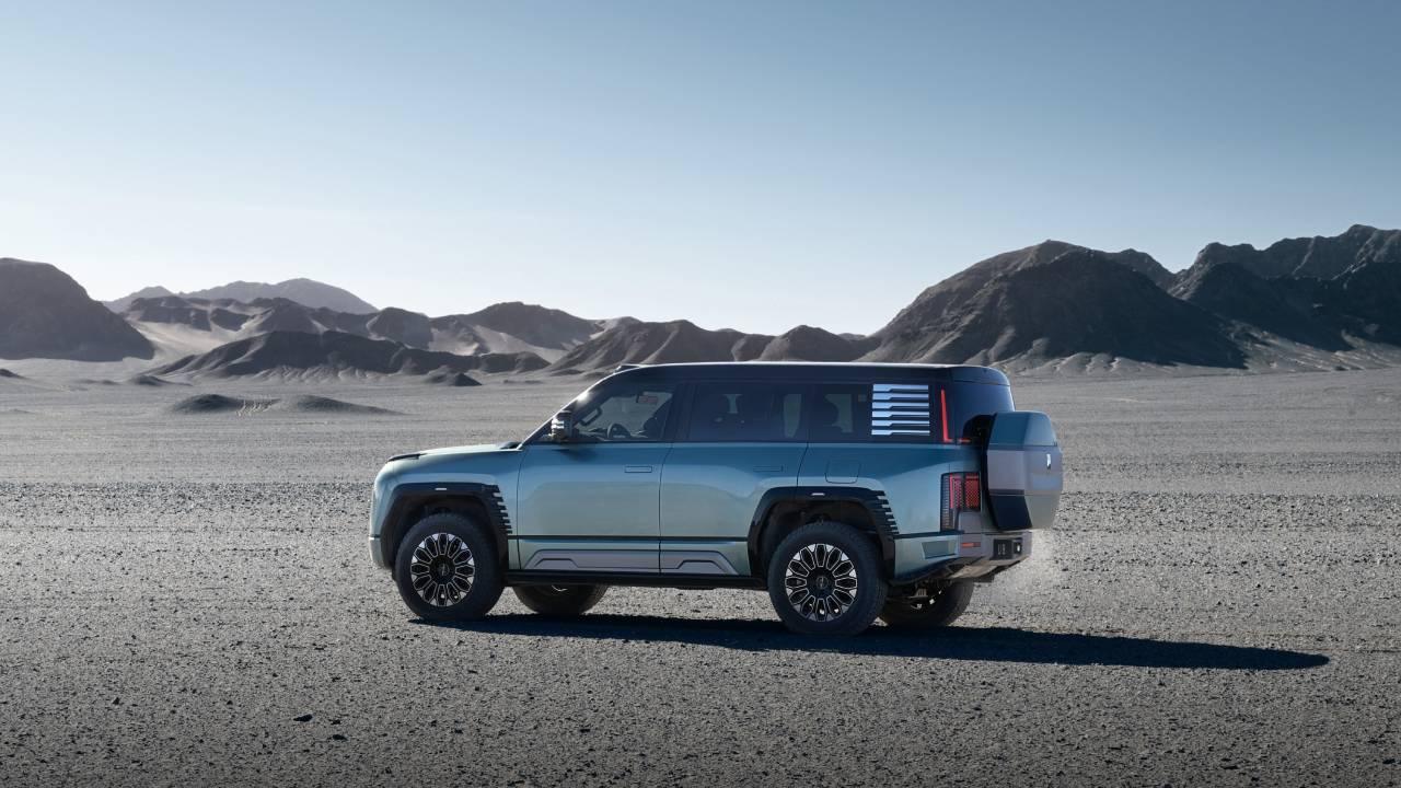 2023 Yangwang U8 Full-Size Luxury Off-Road Electric SUV - LUM