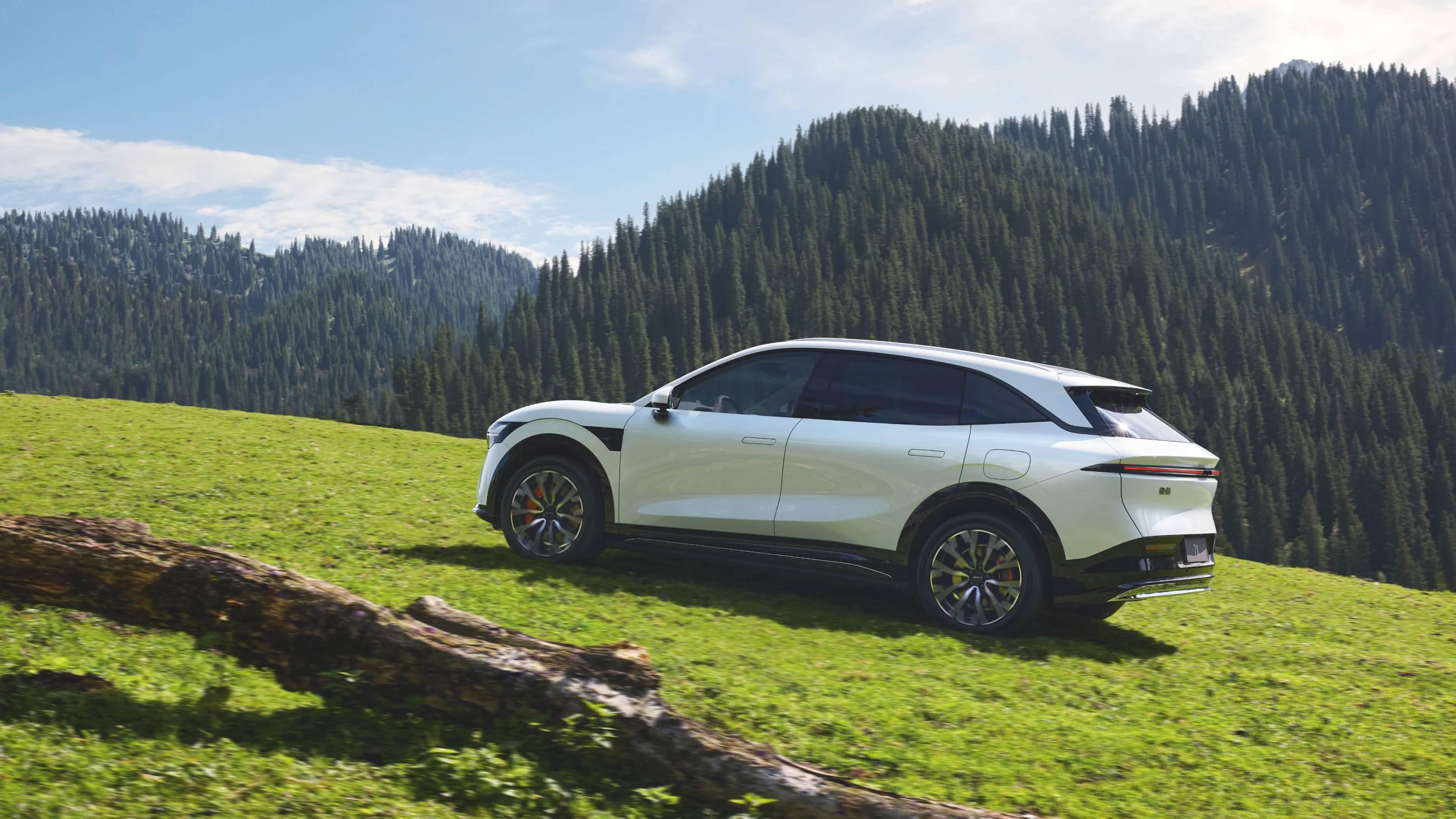 2025 Zeekr 7X Mid-Size Luxury Electric SUV - LUM Auto