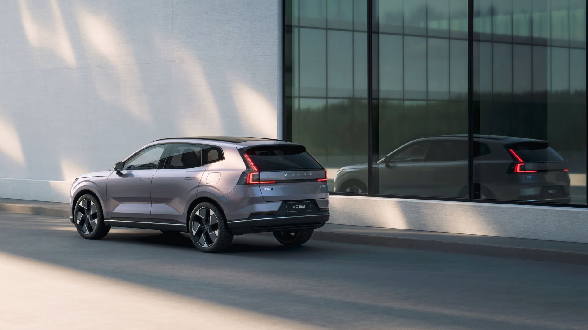 2026 Volvo XC70 Mid-Size Luxury Plug-in Hybrid SUV - LUM