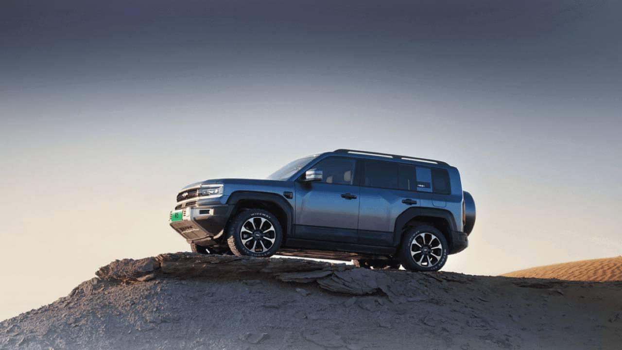 2025 BYD Fang Cheng Bao 5 Mid-Size Plug-in Hybrid Off-Road SUV - LUM Auto