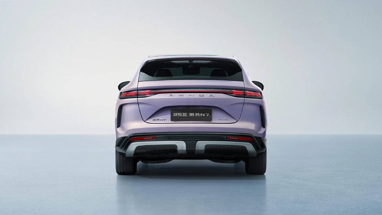 2025 Denza N7 Mid-Size Luxury Electric SUV