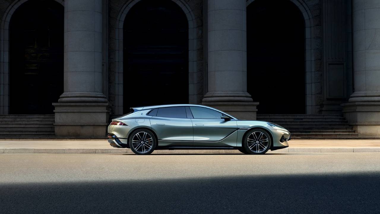 2024 Denza Z9 GT High-Performance Luxury Electric / Plug-in Hybrid Grand Touring Vehicle