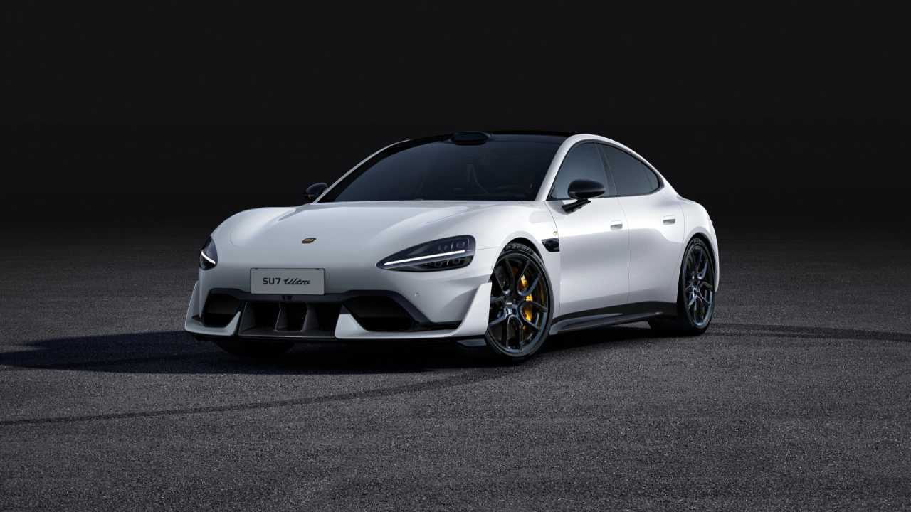 2025 Xiaomi SU7 Ultra Large Luxury High-Performance Pure Electric Sedan Pearl White - LUM Auto