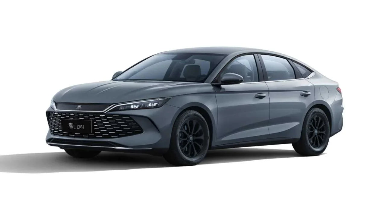 2025 BYD Qin L DM-i Compact Plug-in Hybrid Sedan Gray - LUM Auto