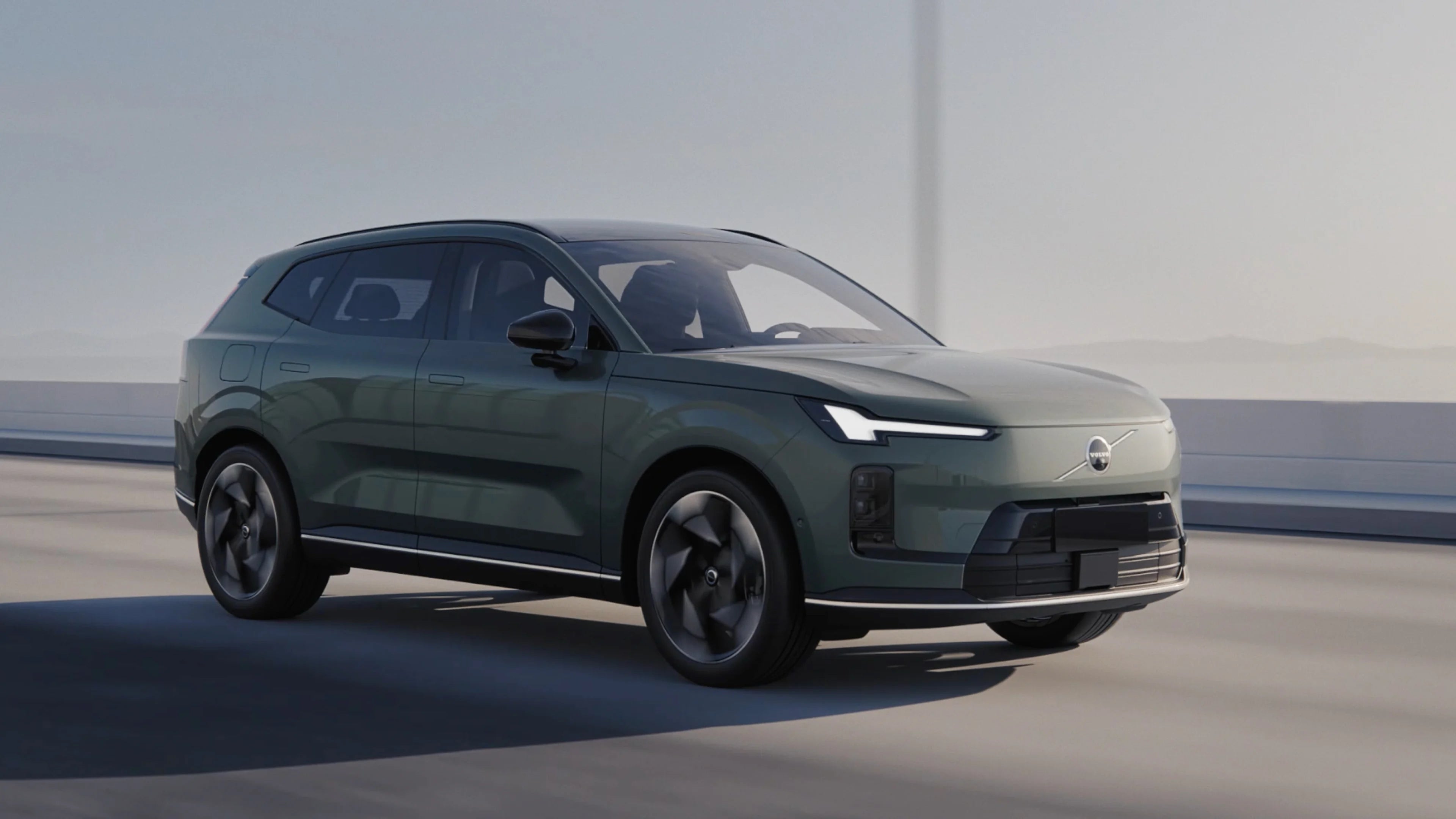 2026 Volvo XC70  Mid-Size Luxury Plug-in Hybrid SUV - LUM