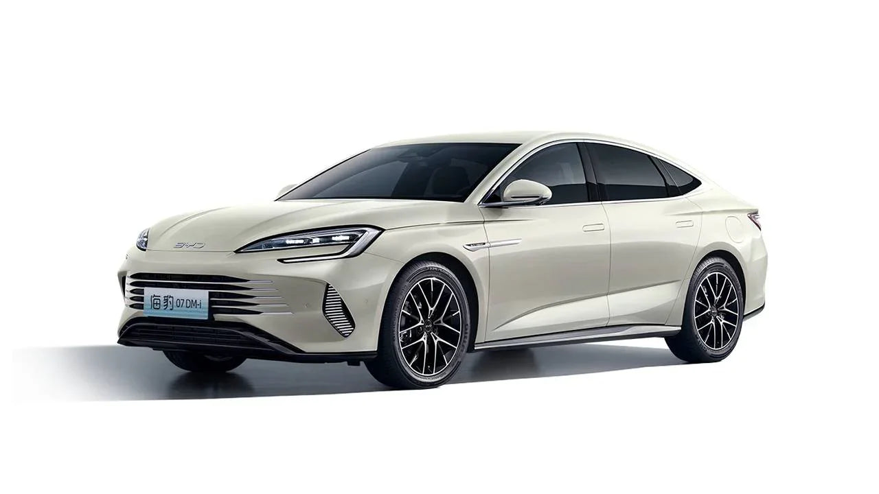 2025 BYD Seal 07 DM-i Mid-Size Plug-in Hybrid (PHEV) Sedan Warm Smoky Brown - LUM Auto